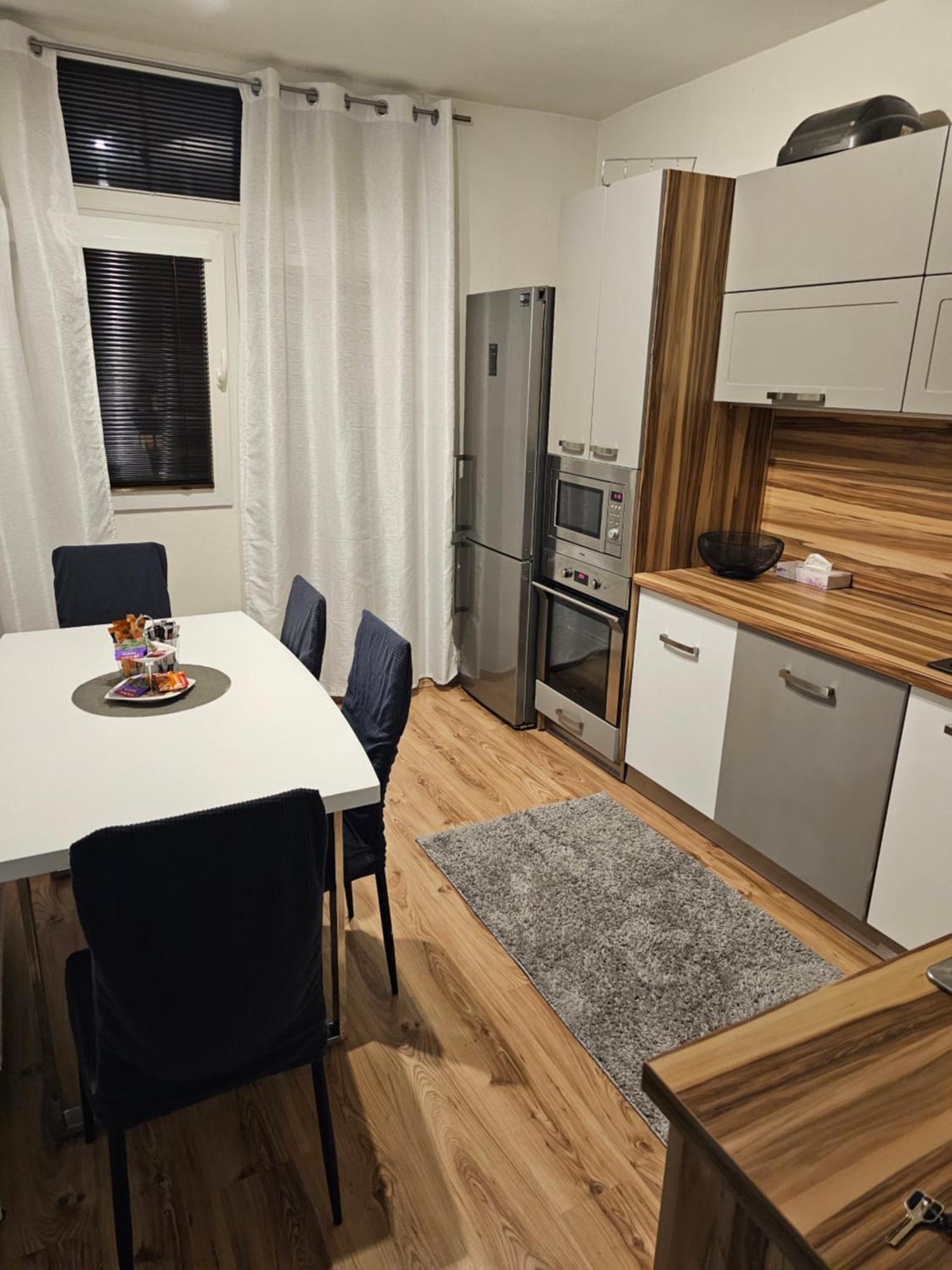 Apartmán 3 Izbovy Byt Prievidza Exteriér fotografie