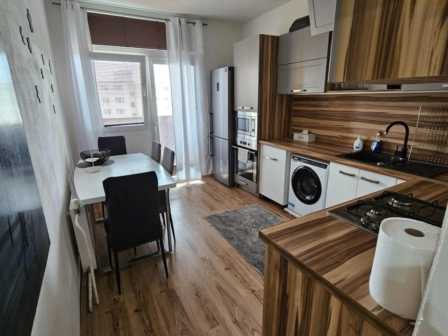 Apartmán 3 Izbovy Byt Prievidza Exteriér fotografie